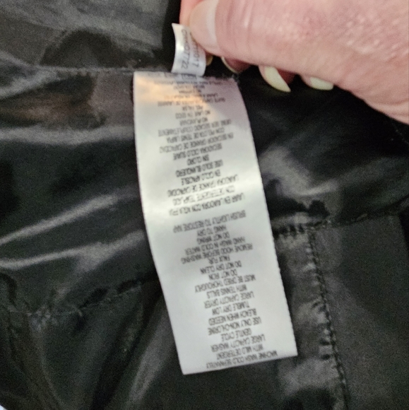 Calvin Klein women’s brown puffer jacket. Two front zip pockets. Size la… - Picture 12 of 15